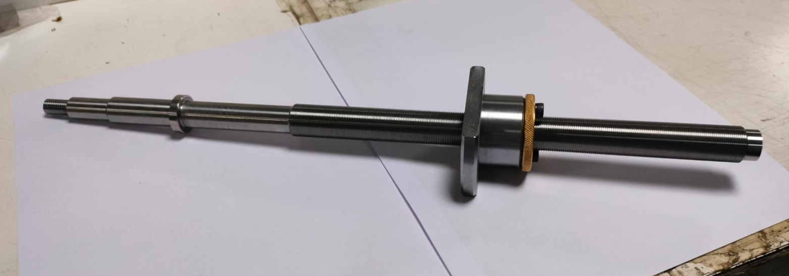 img/leadscrew and nut.png